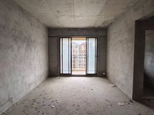 城南三房(2+1户型),毛坯房靓楼层南向只要41.8万。