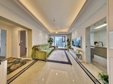 御龙山二期 中间楼层,户型方正,精装修视野无遮拦,正看龙泉山