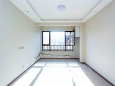 汇金华府 次新小区 临地铁 小三居 交通便利 精装修