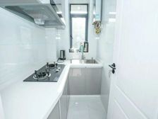 延吉四村精装修带露台,南北两房边套全明, 二楼。