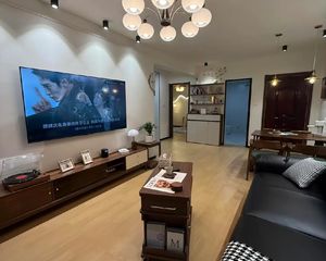 万博商圈-西大园新区 2室 豪华装修 赠送家具家电 拎包入住