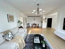 电梯高区!南北通透!精装全送!有地下产权车位!中心位置!