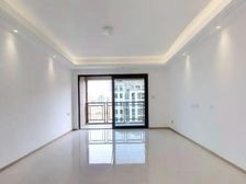 四房全新次新房,全屋空调地暖 小区品质好 可以拎包入住