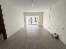 近医院 车位充足 朝南 楼龄新 满五 商品住宅