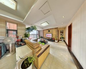 比华利国际城三期 4室2厅 东北