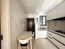 中间楼层 出行方便 医疗配套成熟 临地铁 南北通透