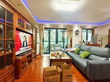 亲水湾中央区中间位置,三室两厅两卫,豪华装修,置换价格可谈