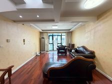 急售中环边 纯别墅社区 双车位 看中大胆出价 看房方便