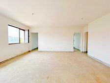 近医院 楼龄新 交通便捷 购物方便 正南朝向 商品房