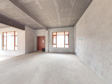 万丰湖二期别墅 双拼 东户 院子200平