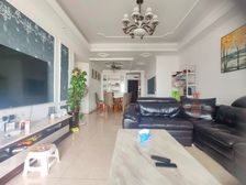 单价5千多买滨江路好吃街看江精装3房,业主诚心出售。