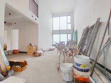 旁 顶跃带100平露台 诚心急售 价格美丽