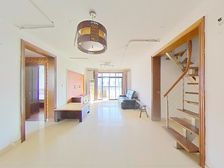 新上超大四室 有电梯很方便 高得房率 看房有钥匙价格好谈