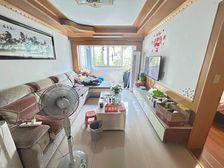 体育中心9号线旁,飞机户型3房,中间楼层,带车位,位置好