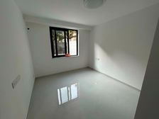 近地铁,公捷苑,小区内停车方便,精装修满五年 费价可谈