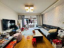 低密度社区 南北通透 满五 双卫 车位充足 小区绿化高