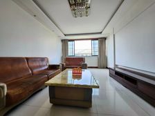 新城地铁口,3复4送大阁楼独立车库,位置好,七中(上师哒)