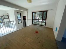 高端别墅社区双拼别墅清水房多套装修在售。