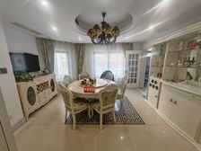 三面 环水!岛上独栋, 改善。有天有地有花园