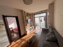 东山沿河北小区南向简装一居室4.8万 4楼的