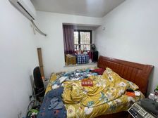 艺术附属,一复地下室,可做四房,出入便利,闹中取静