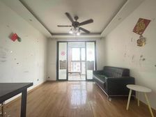 一房价格买三房 在送20平露台 电梯已加装好 价格可谈