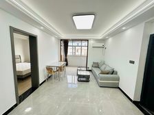 老城区烫金地段 精装修 电梯已加装好 中间楼层 南北通透