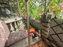 一楼带30平大院子!出门岳阳和六中 现浇房 可种花 适合居住