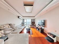 长阳半岛怡和路8号院 3室1厅 135.25平