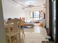 书包 房中信凯旋城三开间朝南 双卫格局 装修好 业主急售