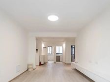 近地铁11号线隆德路,全屋精装拎包入住,小区总价低,定金交房