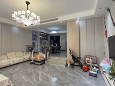 超靓双拼别墅,带装修南向,带花园120方,地下室120方