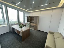 都市之门175平,3加1格局12个工位,公卫,锦业路地铁口。