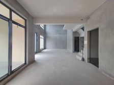 庆隆南山高尔夫社区云 4室0厅2卫 毛坯 135万元