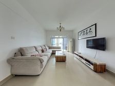 南辰景秀非常正气,楼层好、采光佳,让您居住非常舒适!