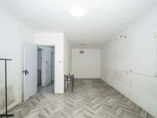 五星公寓1室2厅1卫1阳台东1/24层