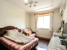 658弄的,2000年房龄,中星开发,靠河,板房,诚售