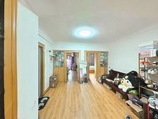 一梯两户,位置安静 靠近公园