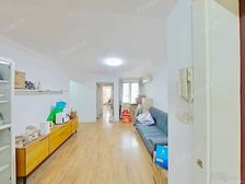 羽山路1000弄小区 4室1厅2卫 精装修 698万元