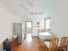 中间楼层,自住装修,南北通透,全明,诚意出售,欢迎来谈!