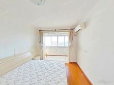 上实+进北,高区次顶楼,边套全明一房一厅