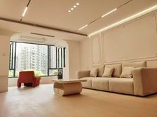 老静安繁华地段 三轨交汇交通便捷 超高绿化 双卫 三开间朝南