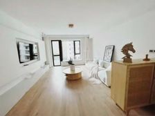 武宁路地铁口 苏州河畔 高区南北通大三房 全屋精装 拎包入住