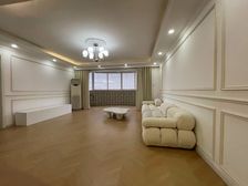 老业主 诚心出售看房随时 房型正气近一师 采光视野开阔