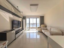 老静安看房请戴墨镜 采光刺眼 整个房间暖洋洋 赏景采光两不误