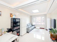 北辰金侨宸公馆 南北通透精装两室 满五住宅83平102万