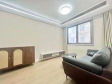 满五 中间楼层采光好 临地铁 精装可拎包入住 交通便捷