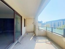 带个露台带个车位 五房双套房