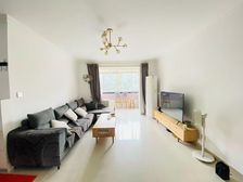 9号线地铁站100 出门就上地铁 小区中心位置 四周环河