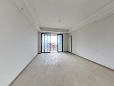 保利香颂五期 保利品牌,自住装修,户型采光好,公摊小急卖!